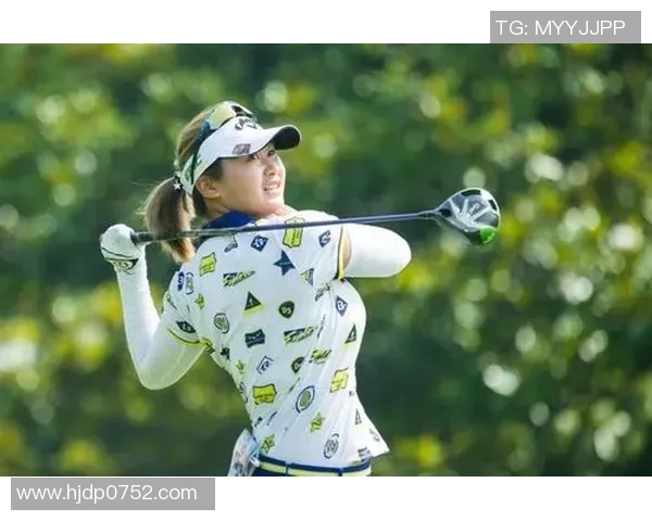 齐刘海足球明星揭秘谁是球场上的时尚先锋与实力派选手